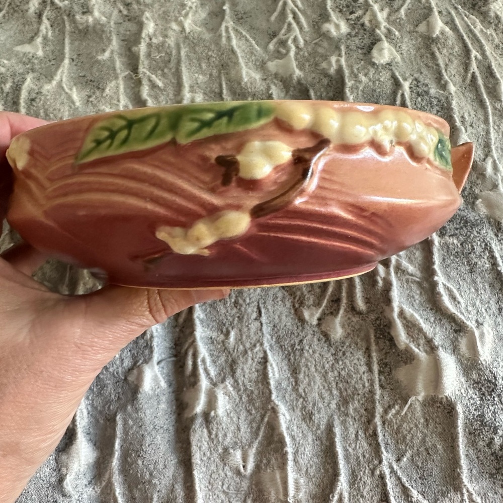 Vintage Roseville Art Pottery IBLI-6 Snowberry Rose Bowl, 7.5" Wide